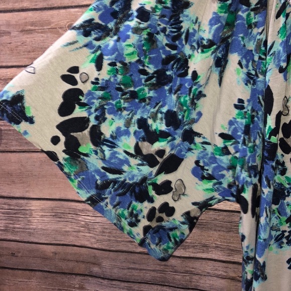 Lane Bryant floral sequined top - Picture 3 of 5